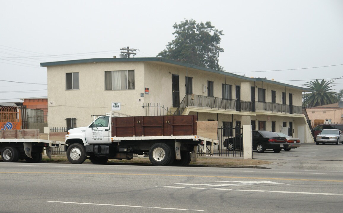 16 Units-Broadway Apartments in Los Angeles, CA - Building Photo