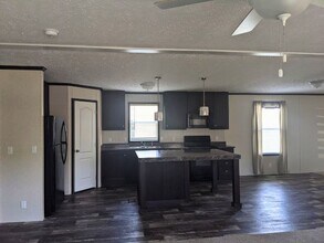 215 Borman Ave in Flushing, MI - Building Photo - Building Photo