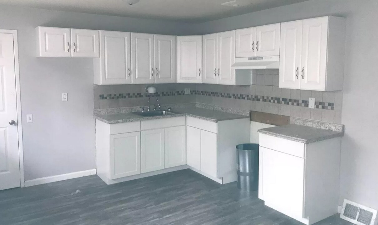 10309 Reba Dr in St. Louis, MO - Building Photo