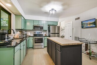 5033 Fort Clark Dr in Austin, TX - Building Photo - Building Photo