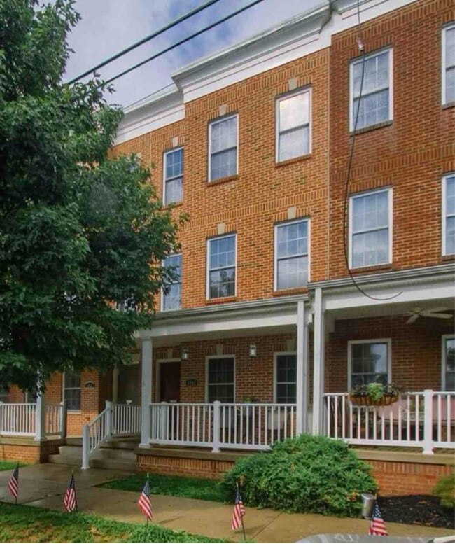 property at 1941 Green St