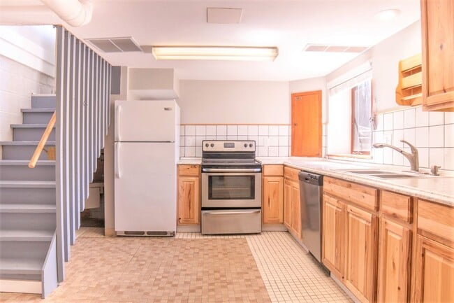 620 Stanton Ave in Ames, IA - Building Photo - Building Photo