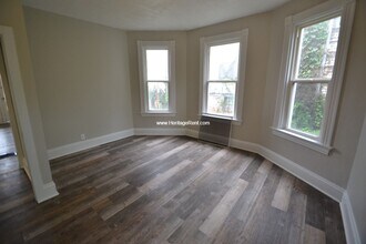 529 Hawthorne Ave in Cincinnati, OH - Building Photo - Building Photo