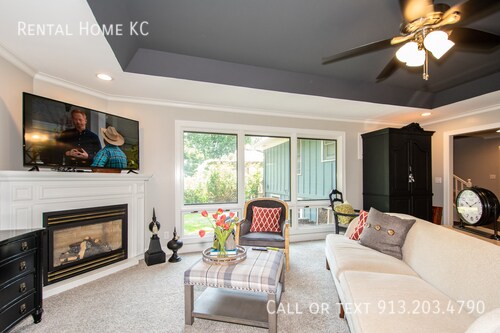 9519 Windsor St in Leawood, KS - Building Photo - Building Photo