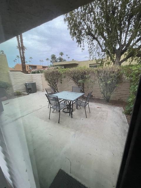 2348 Los Coyotes Dr in Palm Springs, CA - Building Photo - Building Photo