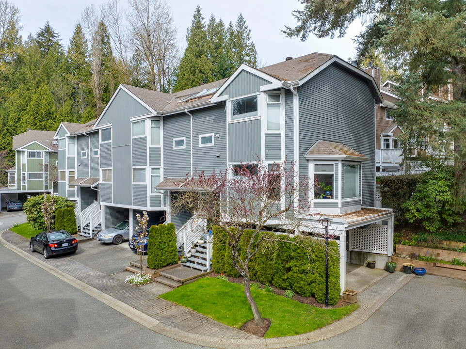 Mountainside Village in Burnaby, BC - Building Photo