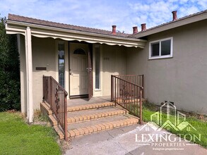 2313 Pamela Ln in Sacramento, CA - Building Photo - Building Photo