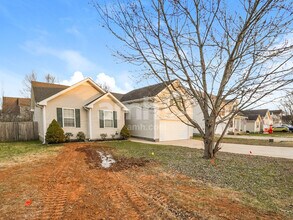 3697 S Naples Ct in Clarksville, TN - Building Photo - Building Photo