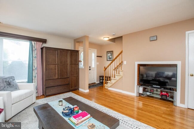 104 Pebble Rd in East Windsor, NJ - Building Photo - Building Photo