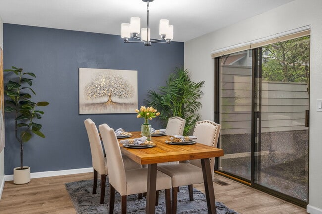 16130 SE 33rd Cir in Bellevue, WA - Building Photo - Building Photo