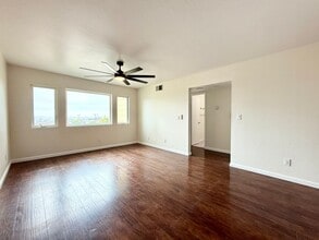 670 Hillside Blvd in Daly City, CA - Building Photo - Building Photo