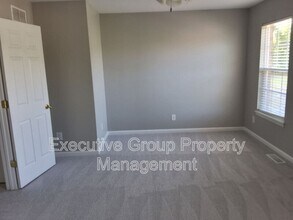 151 Adena Loop in Radcliff, KY - Building Photo - Building Photo