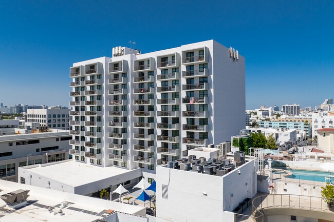 Council Towers South in Miami Beach, FL - Building Photo - Building Photo