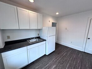 2712 Woodlawn St in Harrisburg, PA - Building Photo - Building Photo