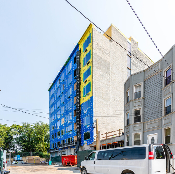 130-132 Monitor St in Jersey City, NJ - Foto de edificio
