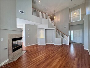 1720 Warrenville St in Las Vegas, NV - Building Photo - Building Photo