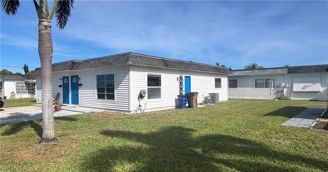 7 Hamlin Ct in Lehigh Acres, FL - Building Photo - Building Photo