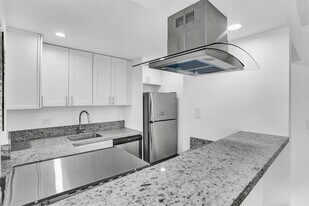 4211 NW 19th St, Unit 194 in Lauderhill, FL - Building Photo