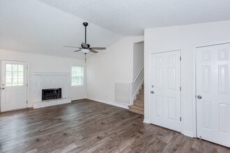 85 Hawk Dr in Hiram, GA - Building Photo - Building Photo