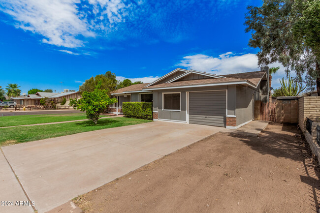 1604 E Del Rio Dr in Tempe, AZ - Foto de edificio - Building Photo