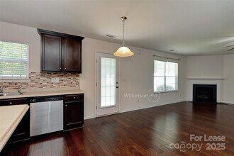 9409 Pond Vista Court in Charlotte, NC - Building Photo - Building Photo