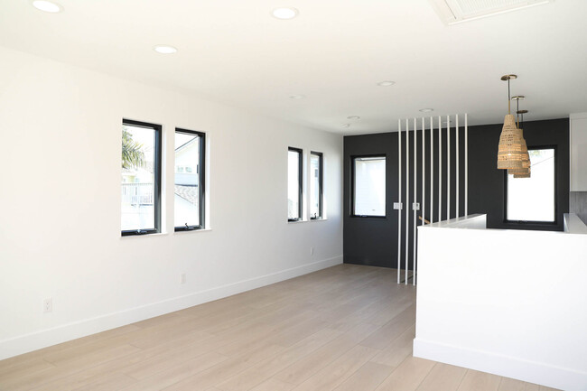 1304 S Ola Vista in San Clemente, CA - Building Photo - Building Photo