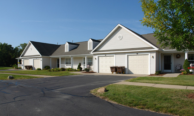 Granhaven Manor II in Lansing, MI - Foto de edificio - Building Photo