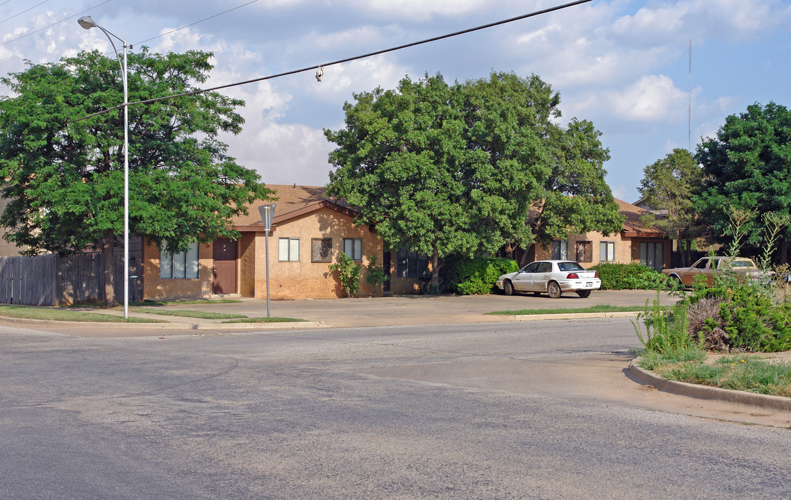 7401 Avenue X in Lubbock, TX - Building Photo