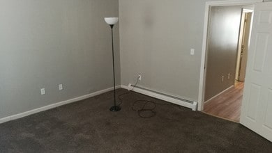 167 Merrimack St, Unit 1 in Manchester, NH - Foto de edificio - Building Photo