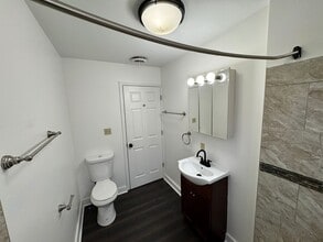 303 Peebles St, Unit 3 in Pittsburgh, PA - Foto de edificio - Building Photo