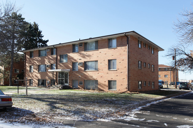 7434 Oliver Ave S in Richfield, MN - Foto de edificio - Building Photo