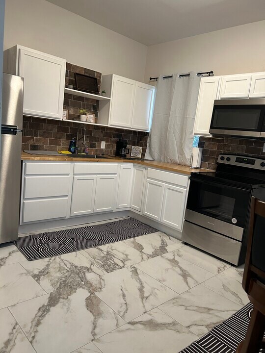 810 Hays St, Unit 1 in Homestead, PA - Building Photo