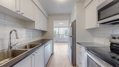 Empress Gates Apartments in London, ON - Building Photo - Building Photo