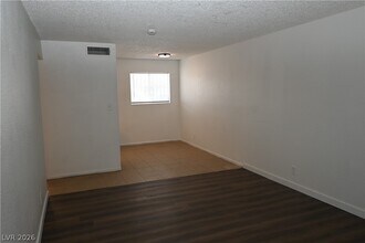 2301 Stewart Ave in Las Vegas, NV - Building Photo - Building Photo