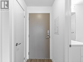 5 Quarrington Ln in Toronto, ON - Building Photo - Building Photo