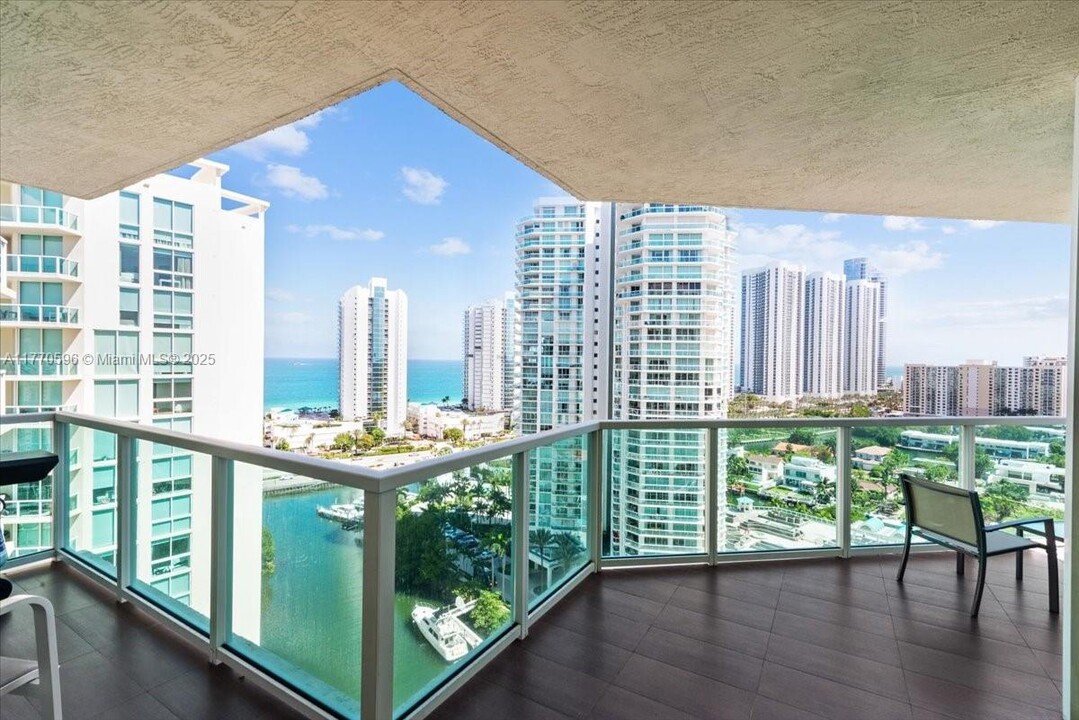 250 Sunny Isles Blvd in Sunny Isles Beach, FL - Foto de edificio