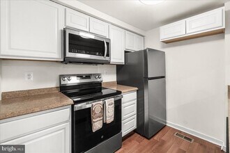 9713 Hellingly Pl in Gaithersburg, MD - Building Photo - Building Photo