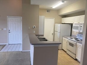 5530 Metrowest Blvd in Orlando, FL - Building Photo - Building Photo