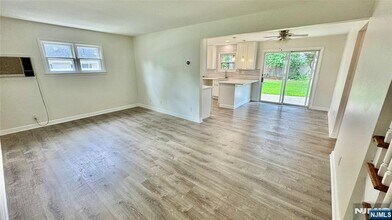 121 Crescent in Wyckoff, NJ - Building Photo - Building Photo