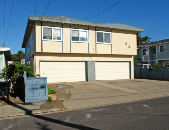 43 Santa Rosa Ave in Pacifica, CA - Building Photo - Building Photo