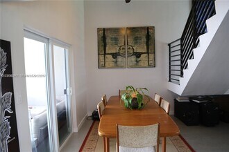 8940 SW 95th Ave in Miami, FL - Building Photo - Building Photo