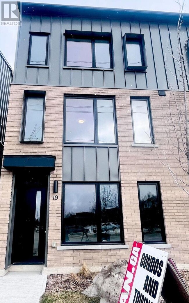 19 Rainwater Ln in Barrie, ON - Building Photo - Building Photo