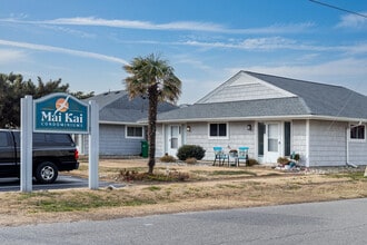 Mai Kai Resort Condominiums in Virginia Beach, VA - Building Photo - Building Photo