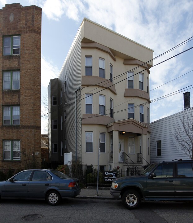 9 Sanford Pl in Jersey City, NJ - Building Photo