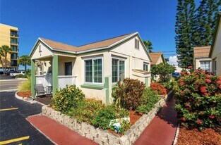 14141 Gulf Blvd in Madeira Beach, FL - Building Photo