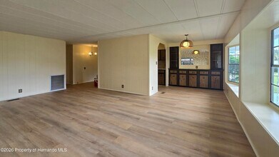 7393 Fairlane Ave in Brooksville, FL - Foto de edificio - Building Photo