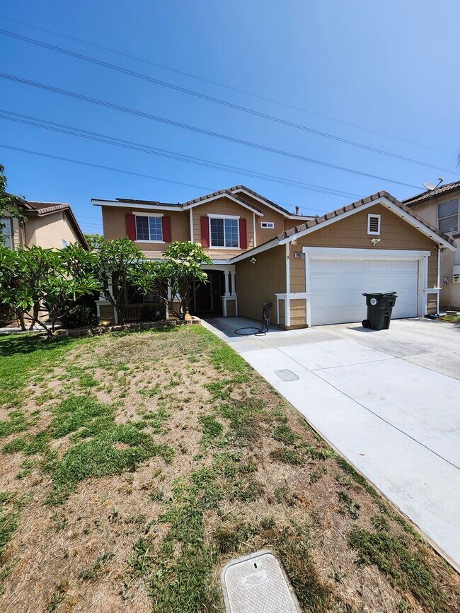 17052 Vía De Anza in Fontana, CA - Building Photo - Building Photo