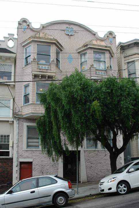 1051 Page St in San Francisco, CA - Building Photo