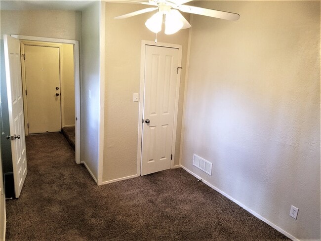 5997 Magnolia St, Unit 2 in Commerce City, CO - Building Photo - Building Photo