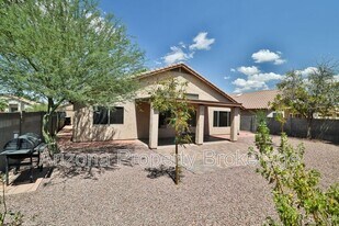 451 E Appaloosa Rd in Gilbert, AZ - Building Photo